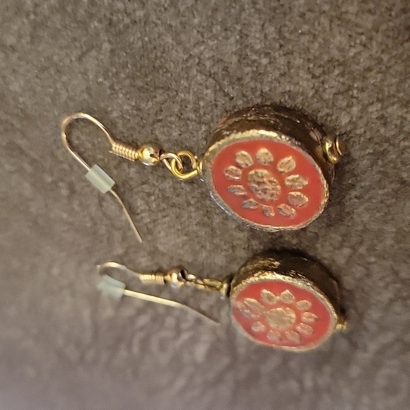 3/$30 VTG Metal Rustic Daisy Dangle Hook Earrings - Picture 3 of 5